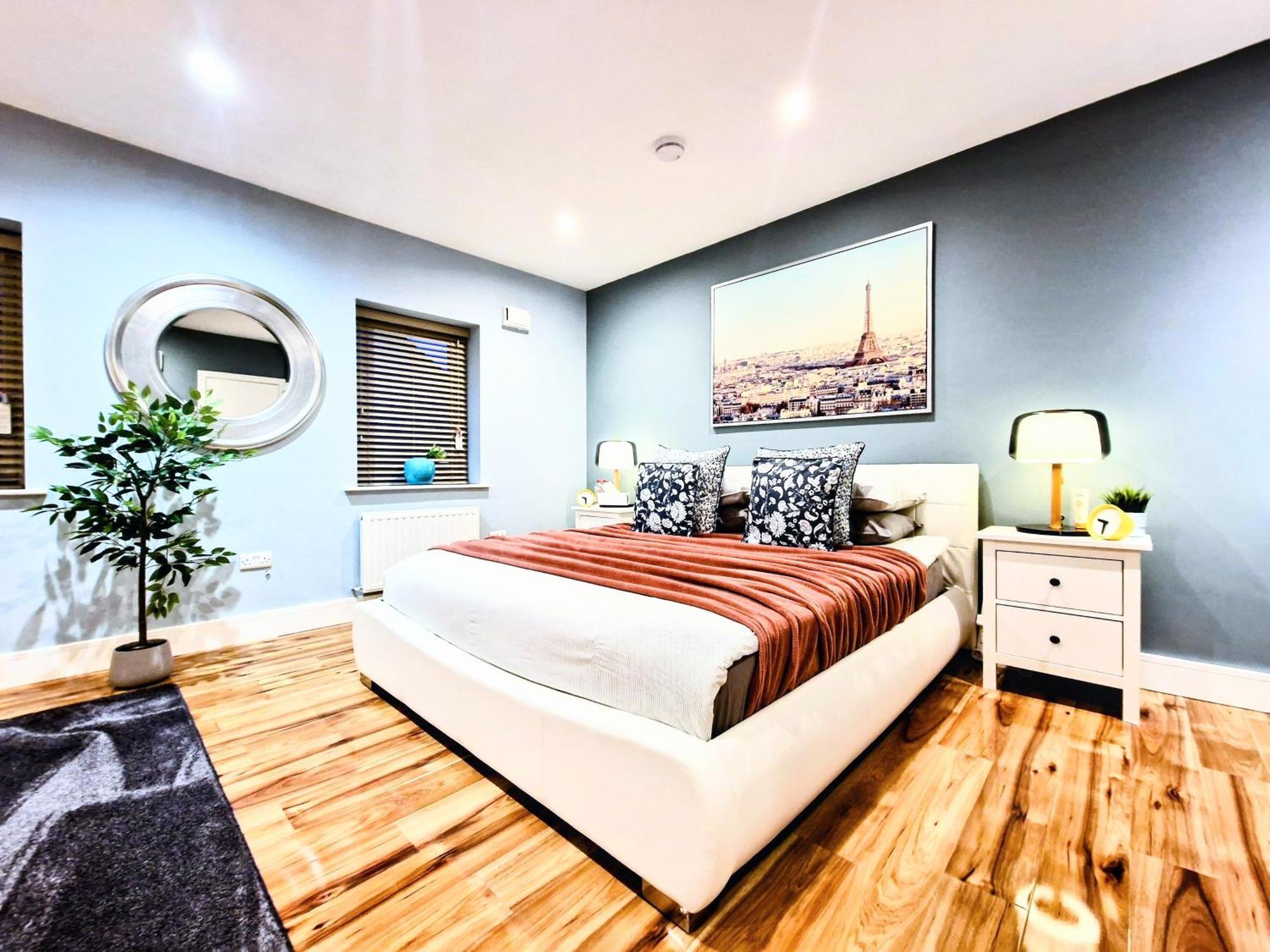 Master Bedroom With Ensuite 卢坎 外观 照片